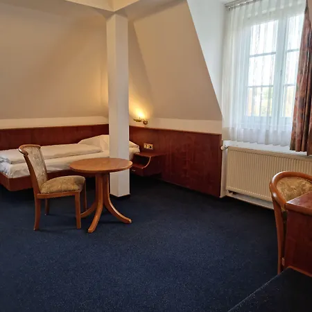 Hotel Nassauer Hof 3*