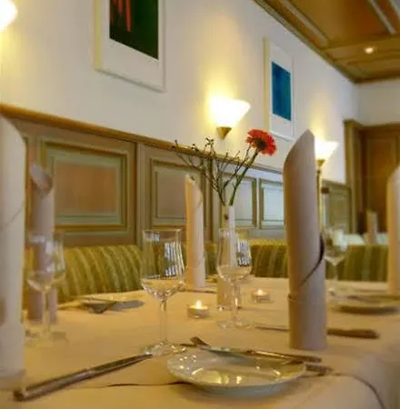 Hotel Nassauer Hof 3*