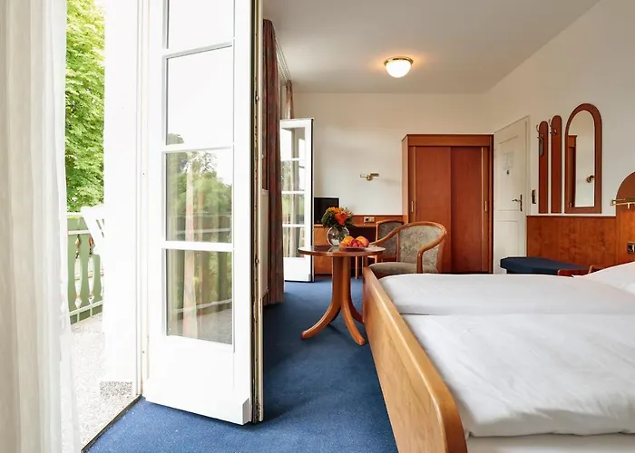 纳索尔霍夫酒店 3*